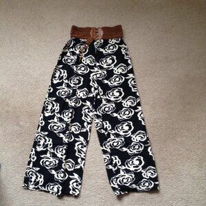 Women's Loose Fitting Wide Leg Flowy Palazzo Pants Elastic Waist